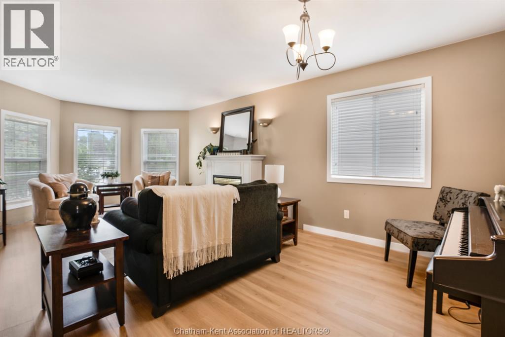 34 Queensway DRIVE - Image 11