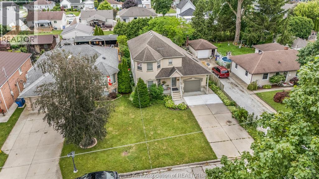 34 Queensway DRIVE - 2