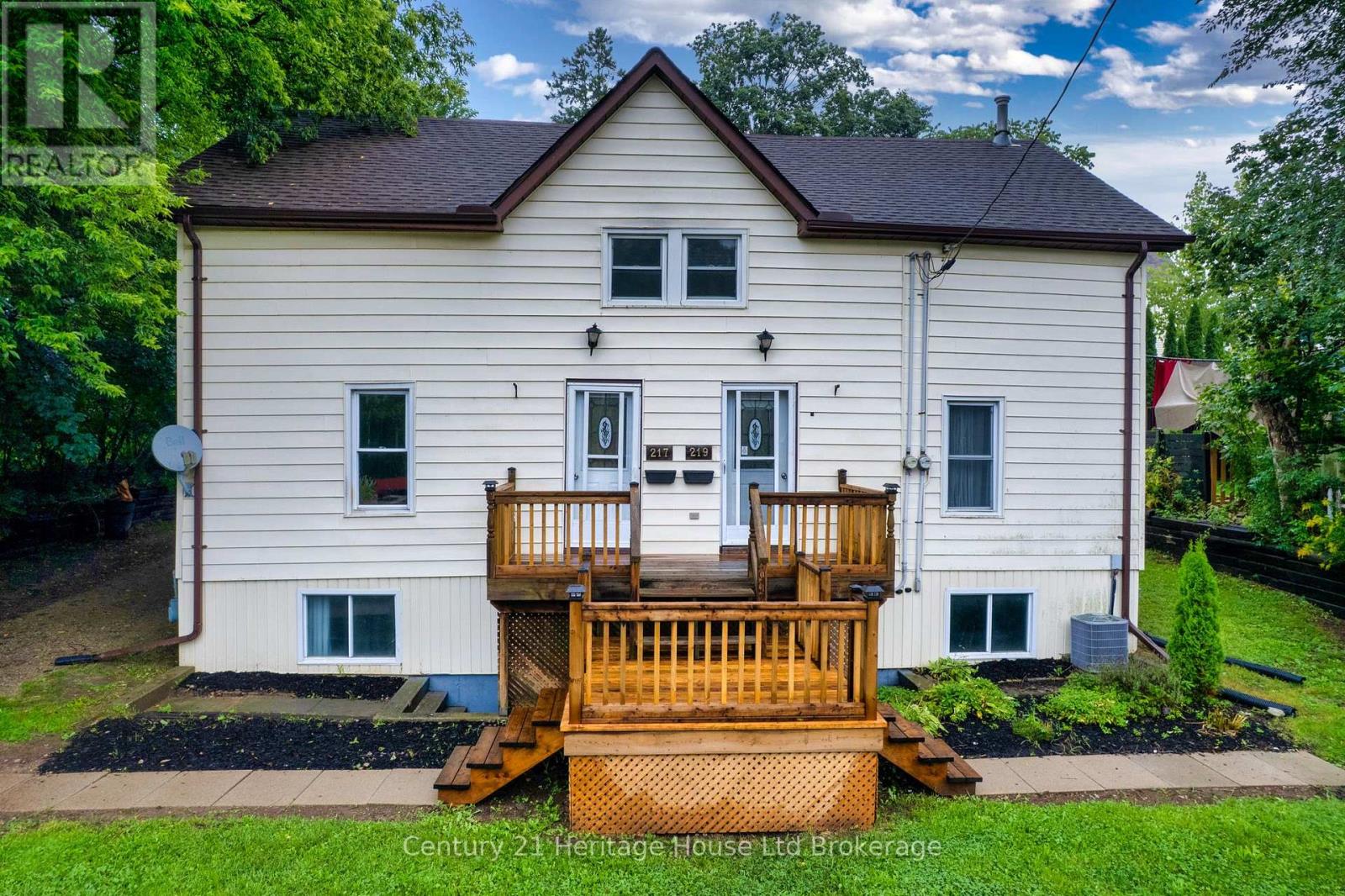 217-219 MERRITT STREET - 1