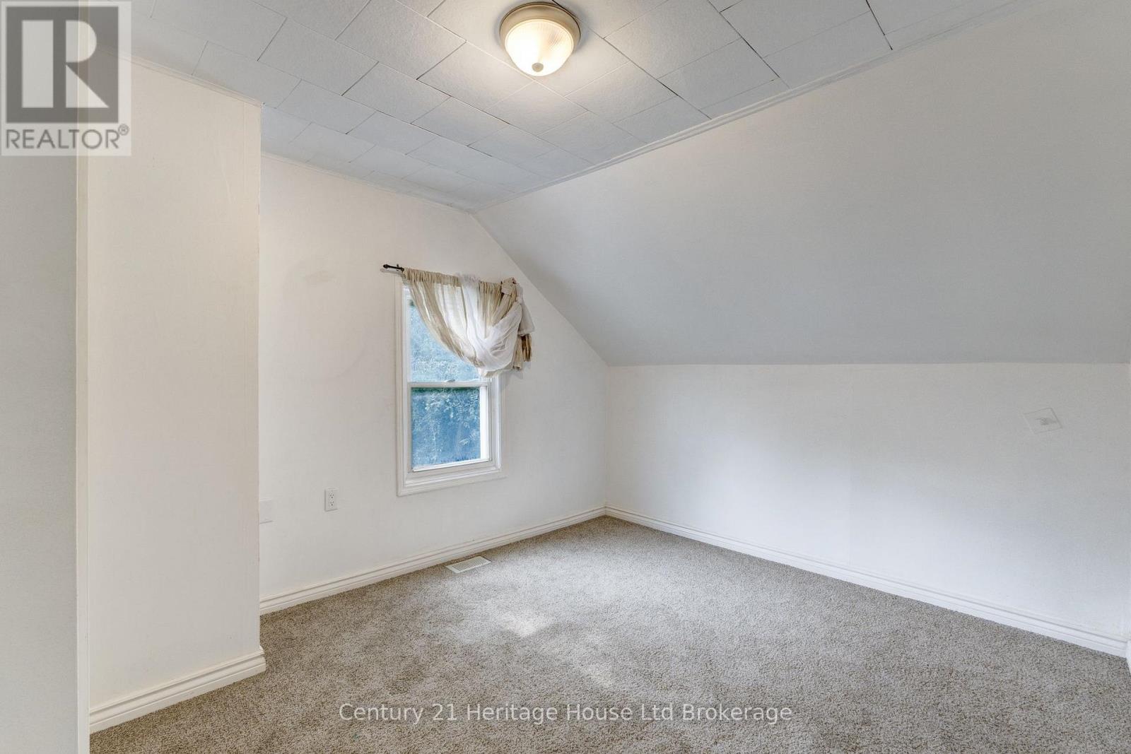 217-219 MERRITT STREET - 31
