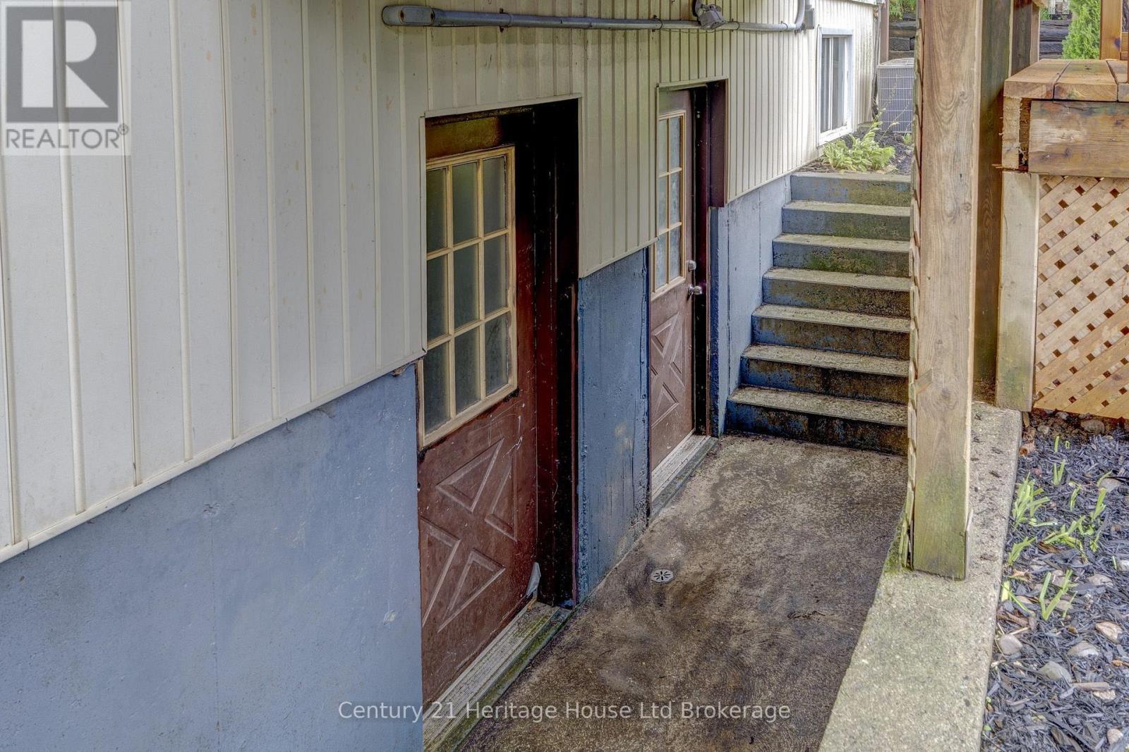 217-219 MERRITT STREET - 8