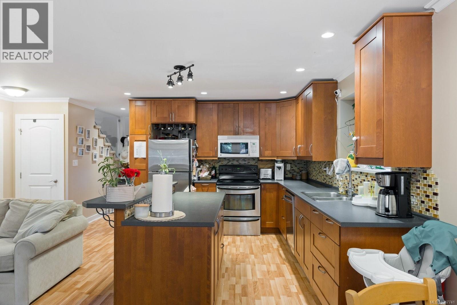  2229 Arbutus Road East, Saanich