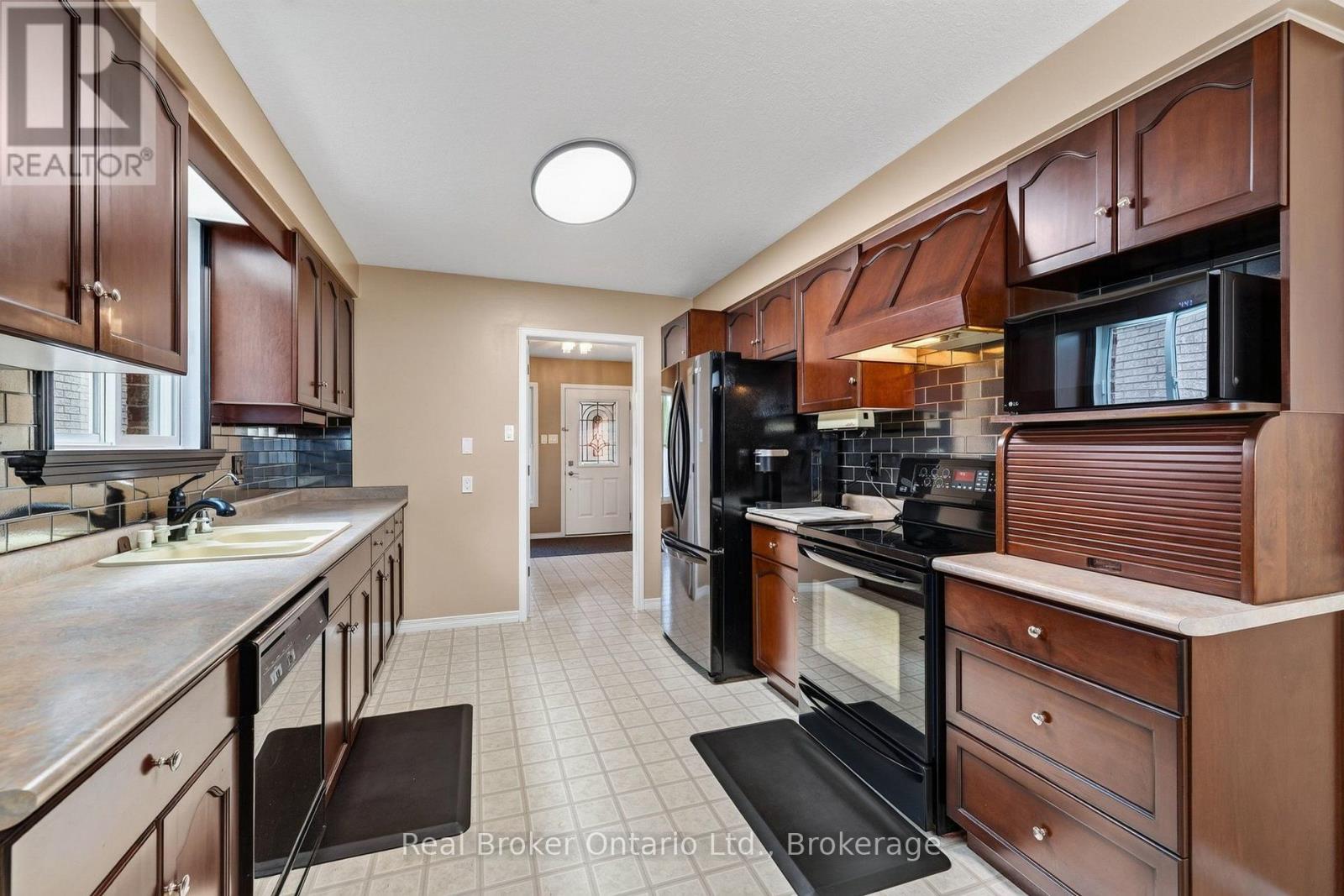 203 COUNTRY CLUB DRIVE - 14