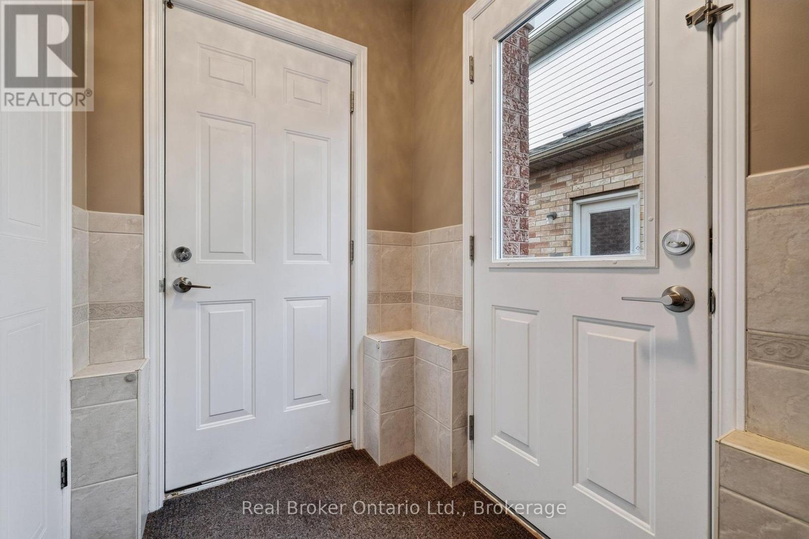 203 COUNTRY CLUB DRIVE - Image 33