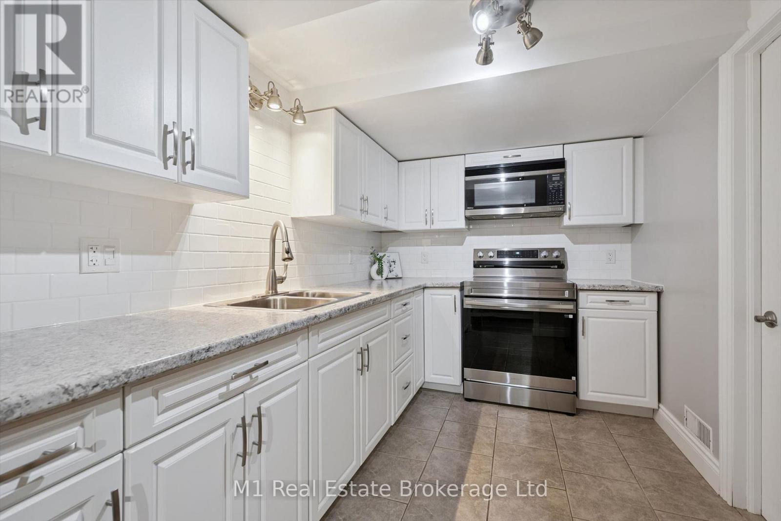 610 ST DAVID STREET S - Image 32