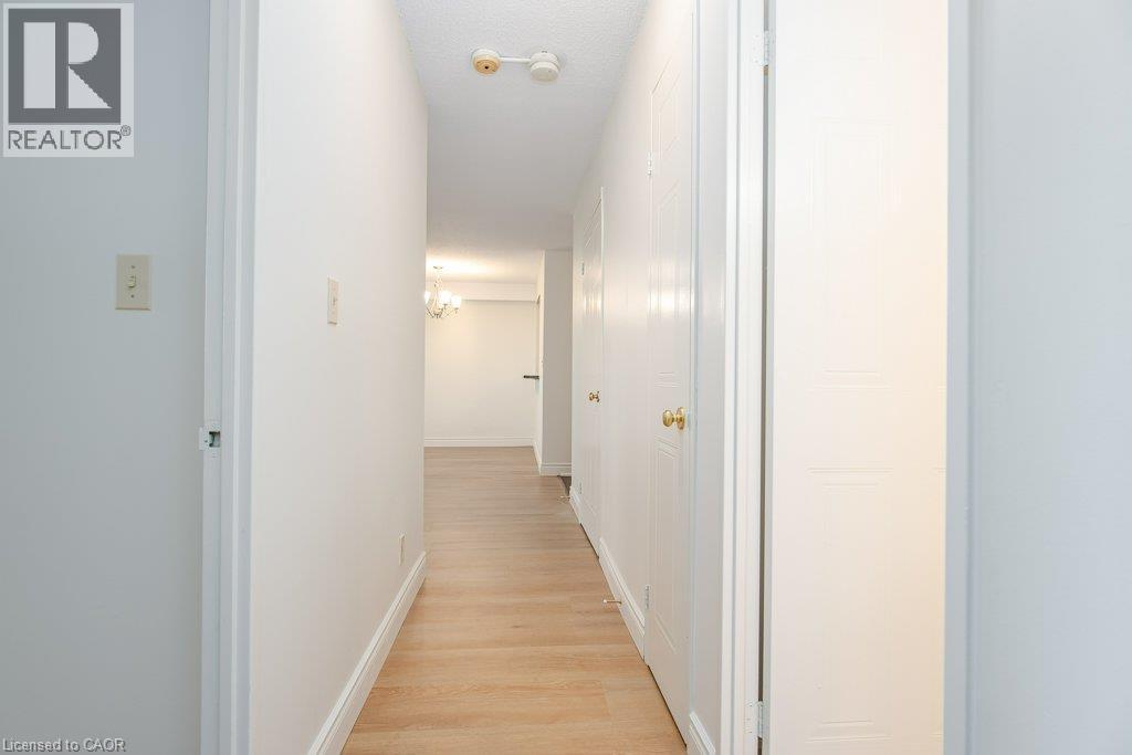 #409 18 HOLBORN Court - Image 25