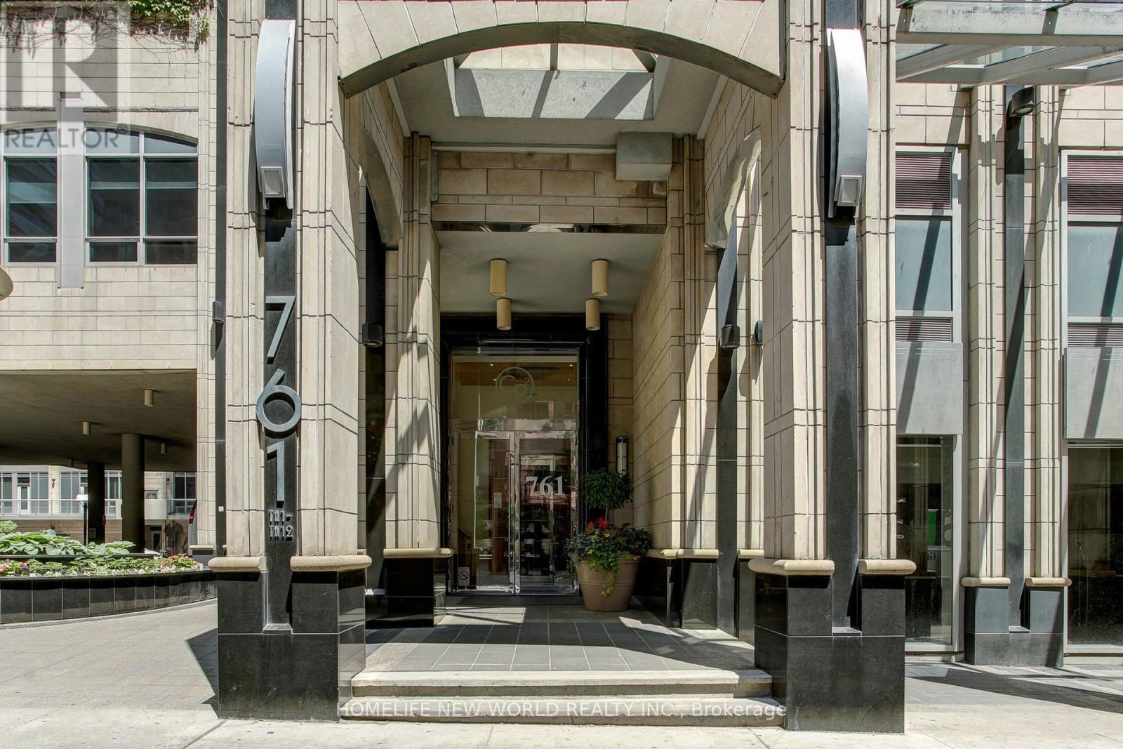 #3305 761 BAY STREET - 2
