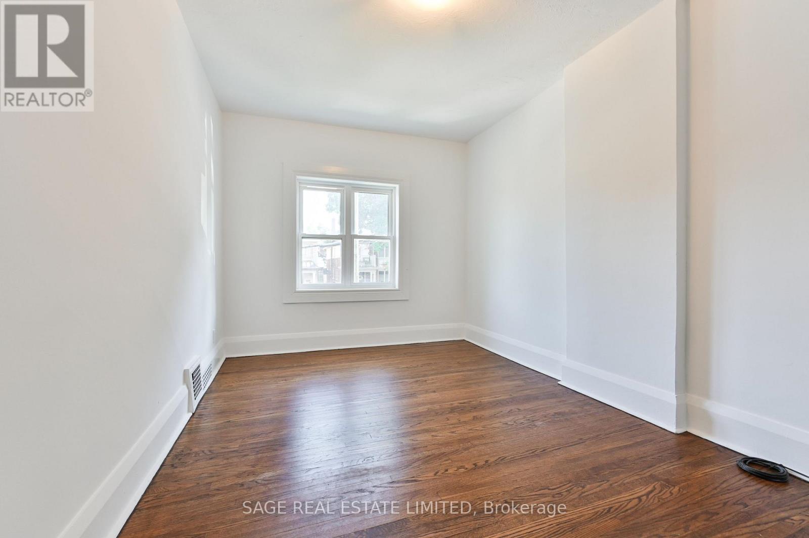 152 MANOR ROAD E - Image 17