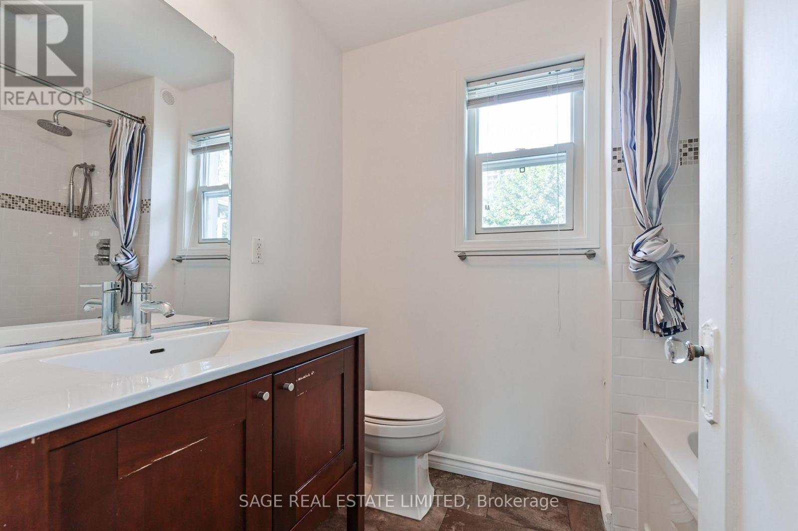 152 MANOR ROAD E - Image 19