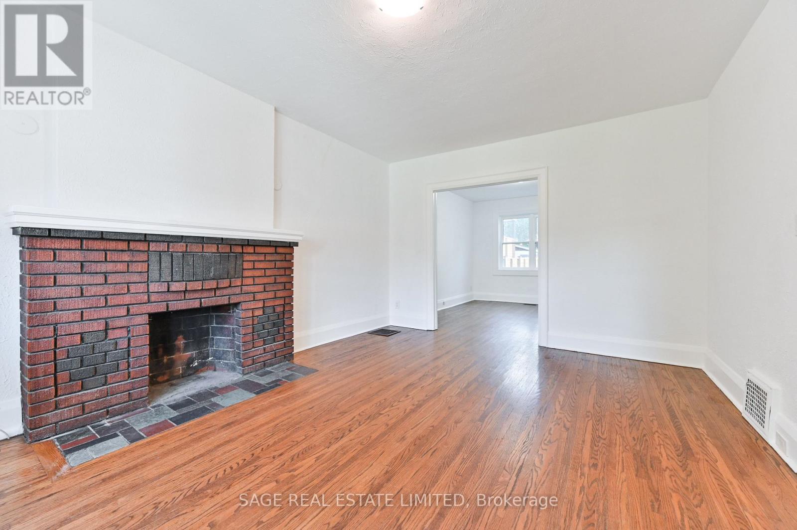 152 MANOR ROAD E - Image 5