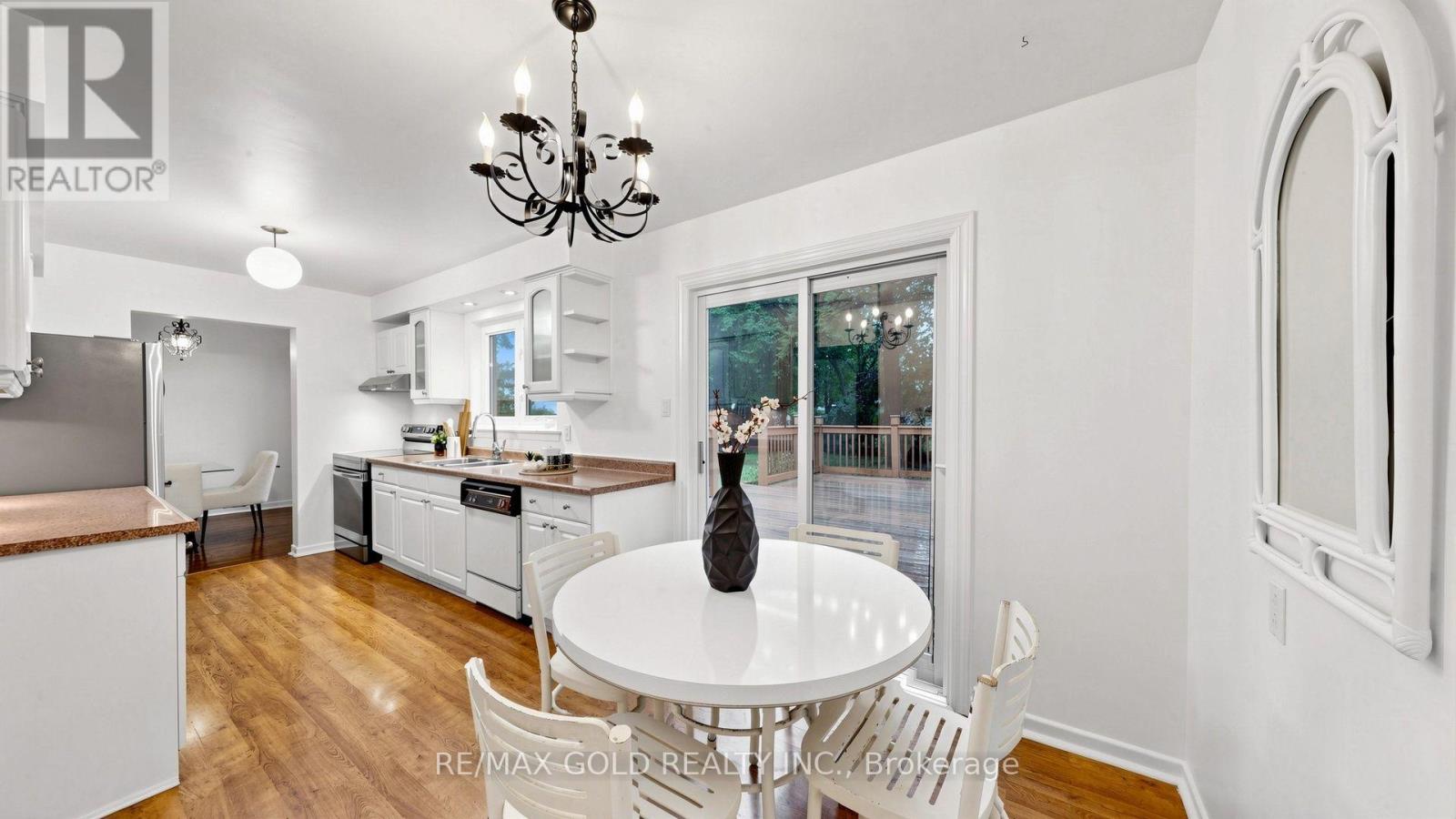 146 OAKMEADOW BOULEVARD - Image 13