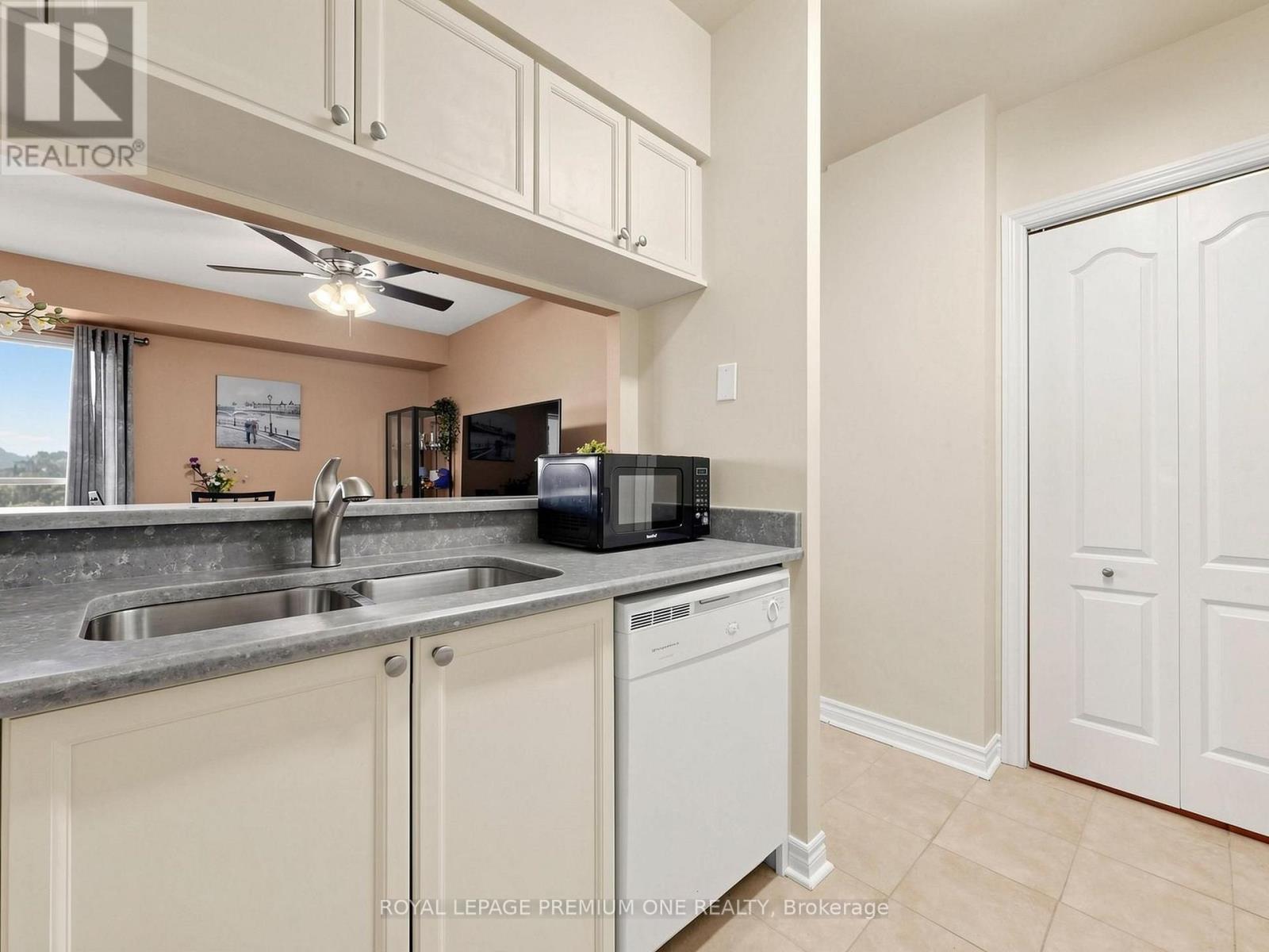 #808 2088 LAWRENCE AVENUE W - Image 20