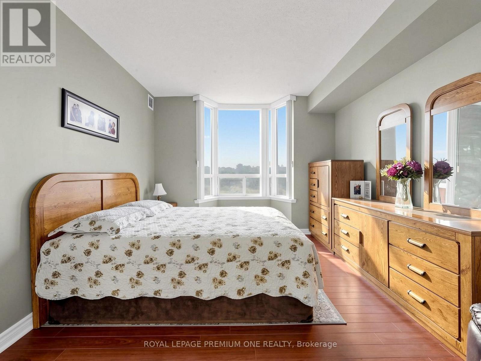 #808 2088 LAWRENCE AVENUE W - 27