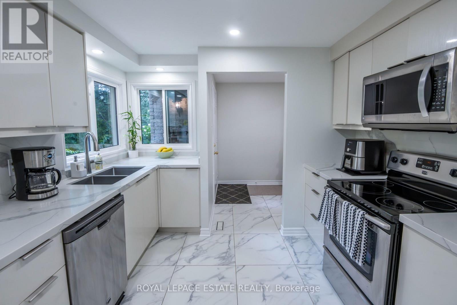 #3 228 KINGSWOOD DRIVE - 7