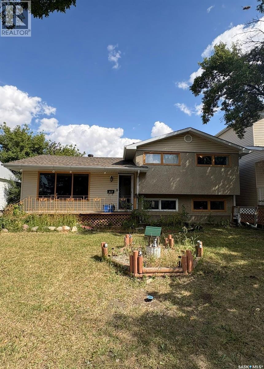 317 HALIFAX STREET, Regina, Saskatchewan, S4R1T1, Regina, Saskatchewan — photo 2 of 5