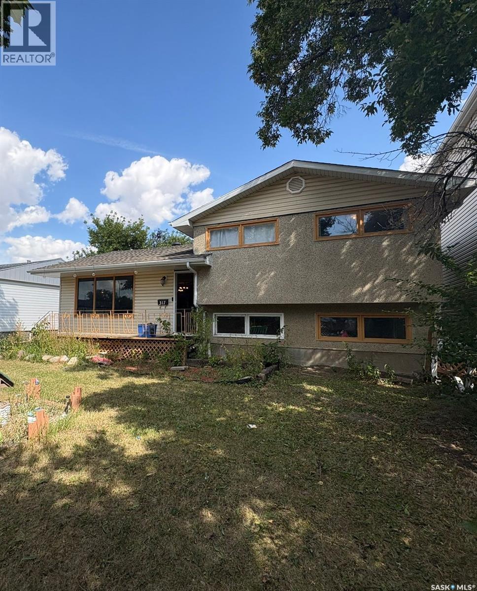 317 HALIFAX STREET, Regina, Saskatchewan, S4R1T1, Regina, Saskatchewan — photo 3 of 5