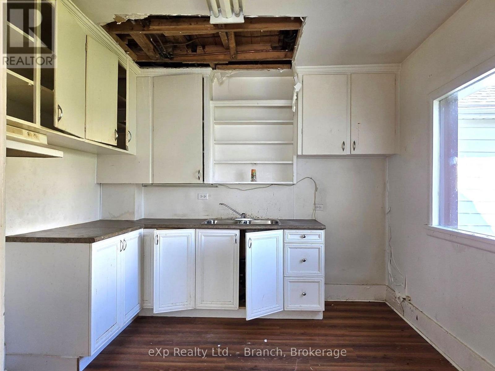 14 TAYLOR AVENUE - Image 6