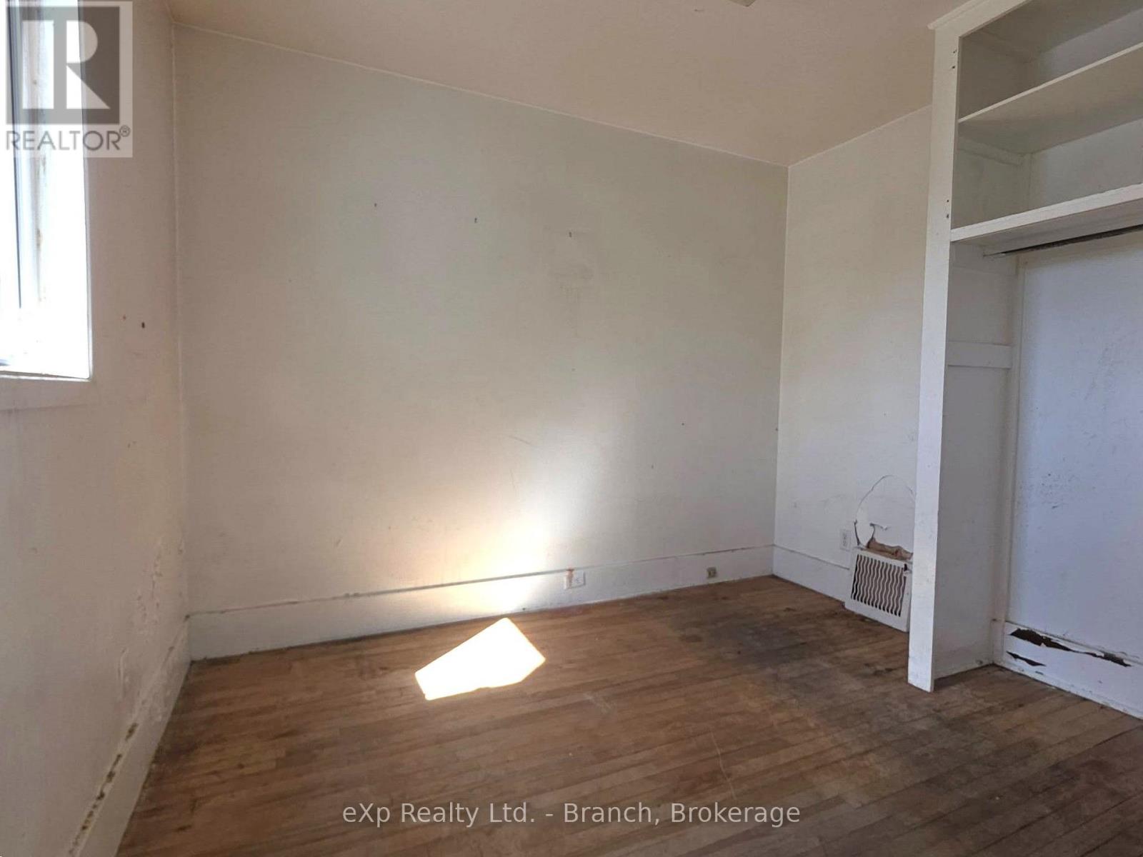 14 TAYLOR AVENUE - 8