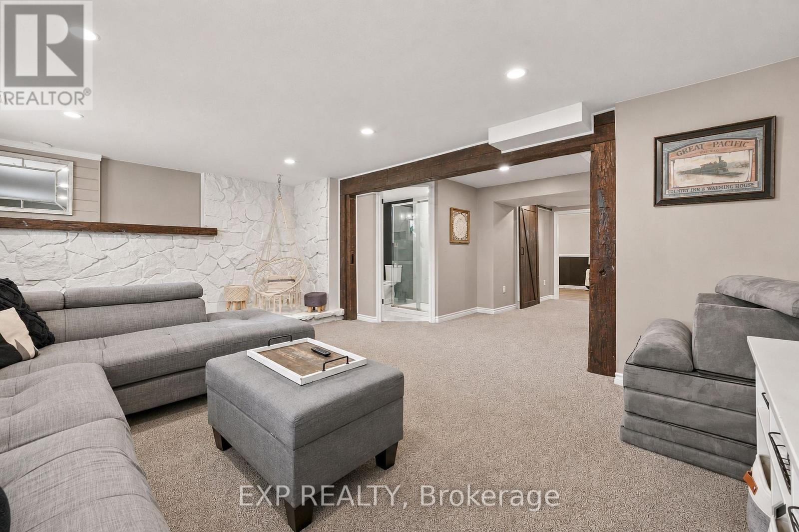 72 ACADIA DRIVE - 15