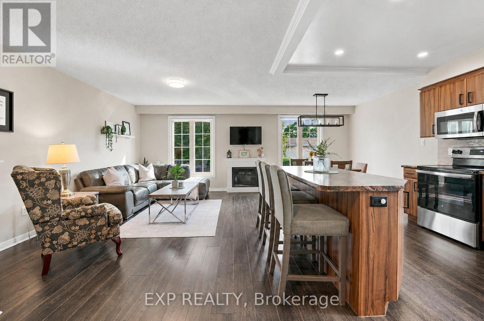 72 ACADIA DRIVE - 7