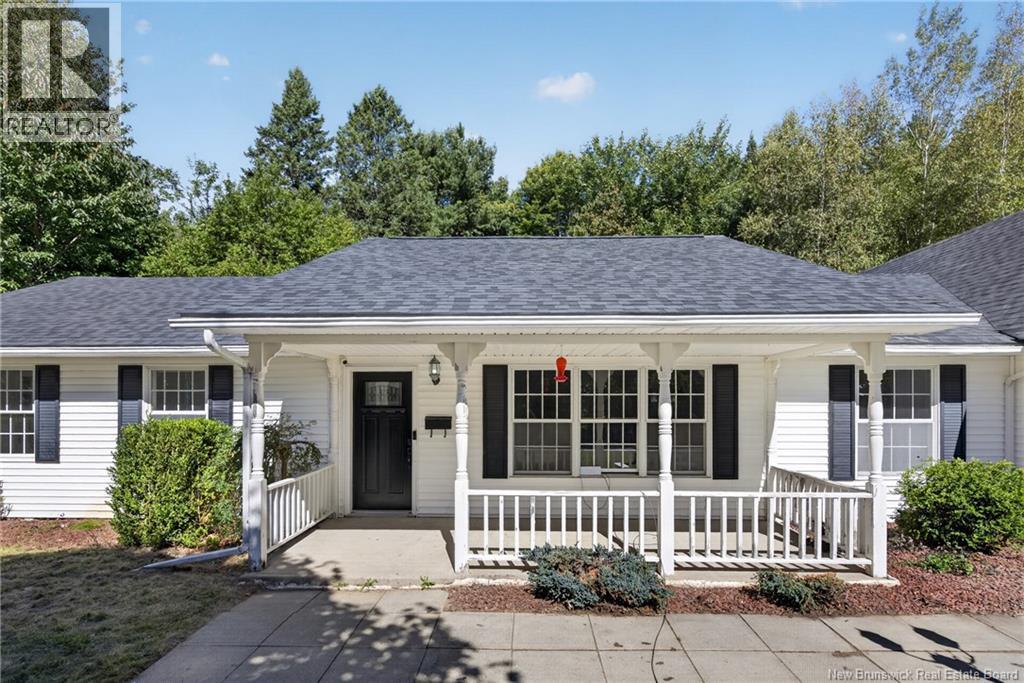 27 Cedar Ridge Drive, Douglas, New Brunswick, E3A7X2, Douglas, New Brunswick — photo 2 of 5