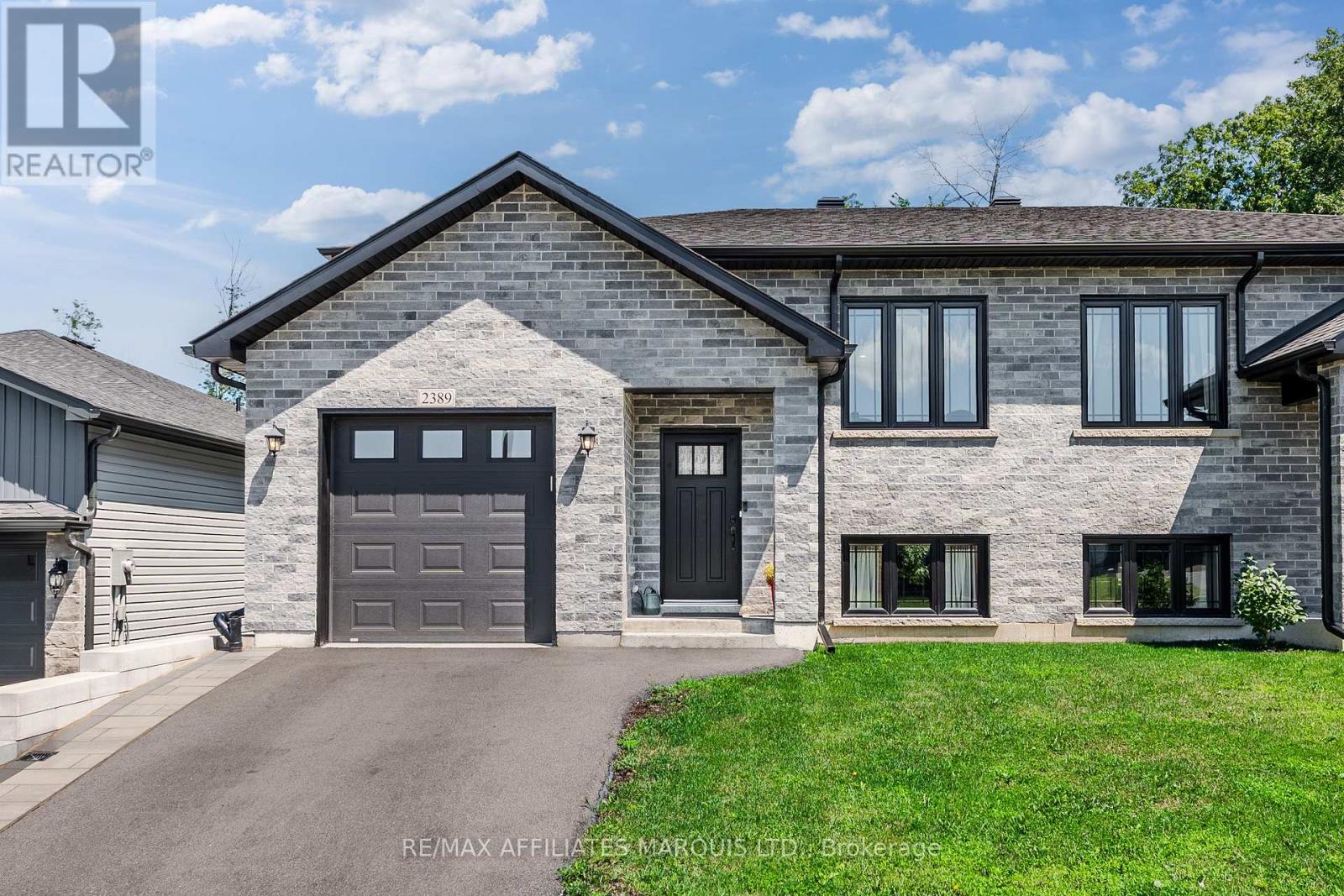 2389 WATSON CRESCENT - 1