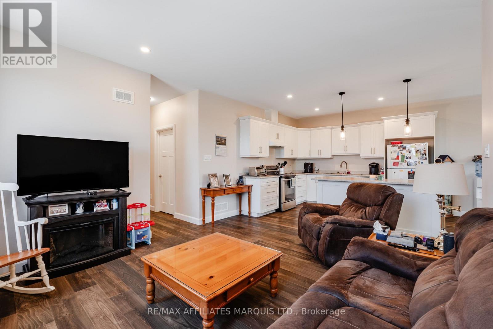 2389 WATSON CRESCENT - 14
