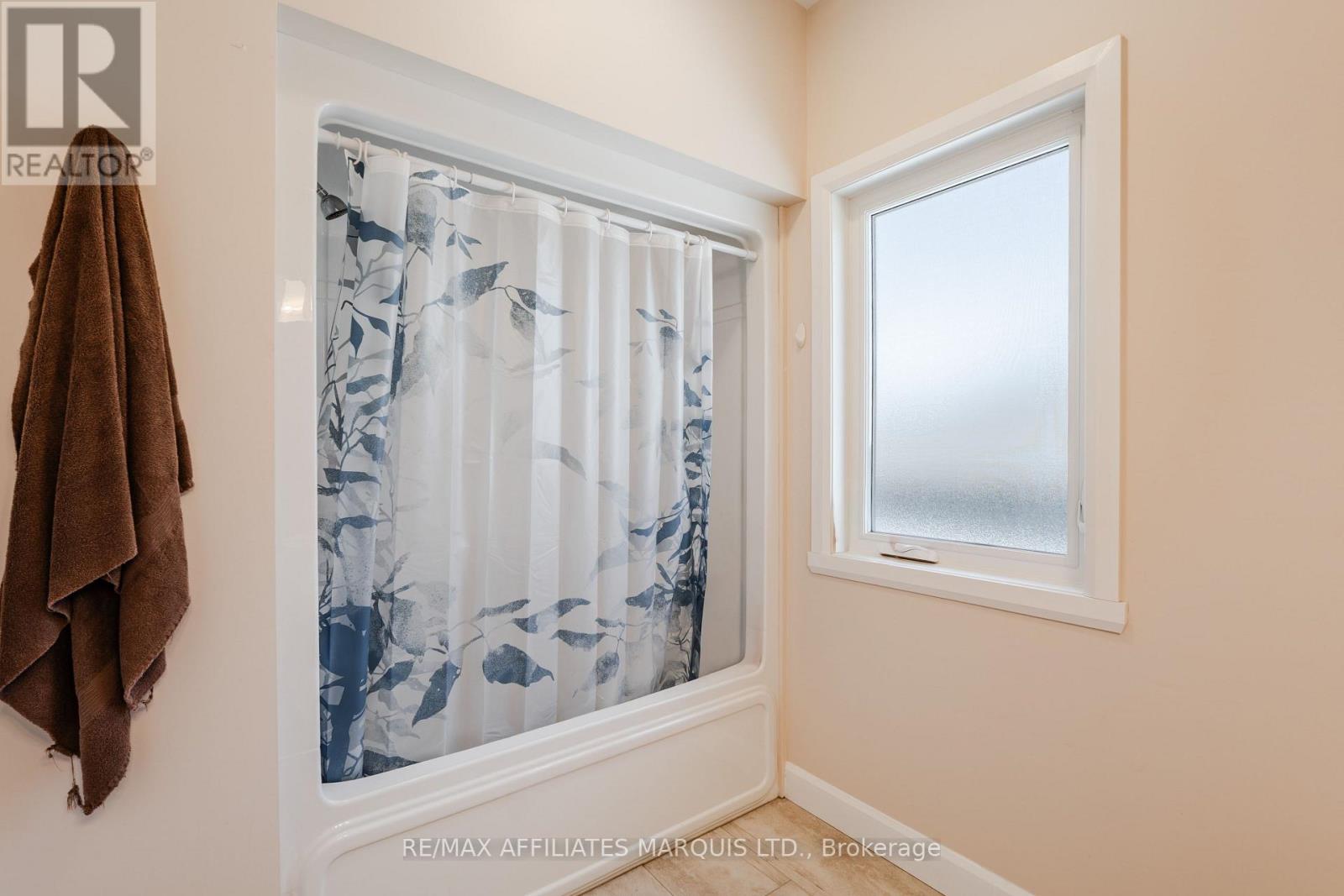 2389 WATSON CRESCENT - 22