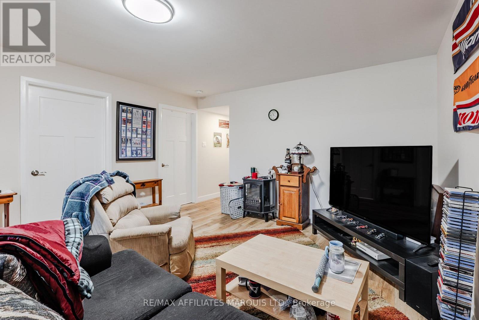 2389 WATSON CRESCENT - 24