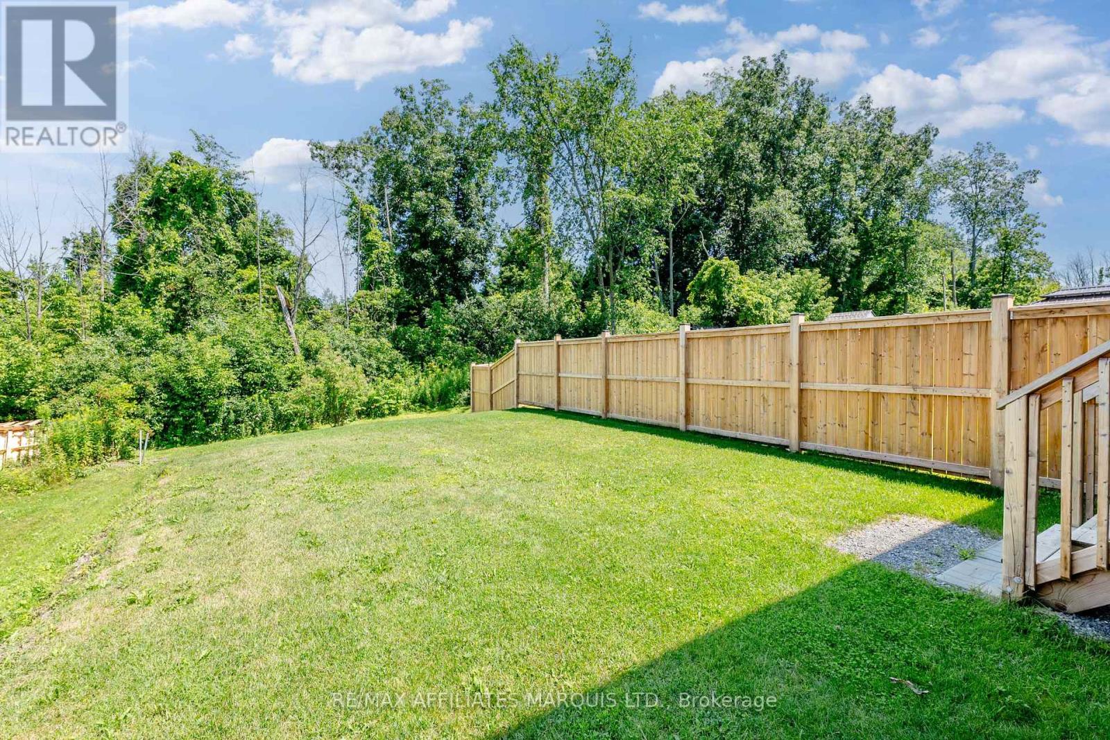 2389 WATSON CRESCENT - 33