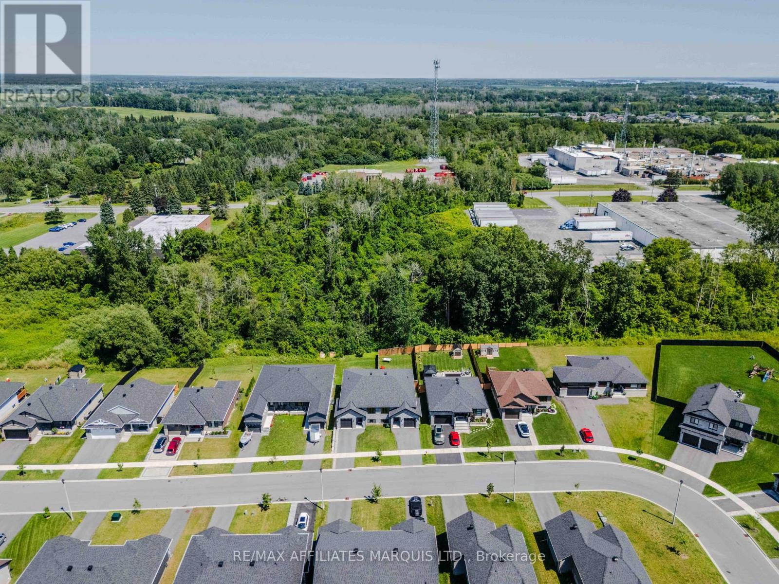 2389 WATSON CRESCENT - 36