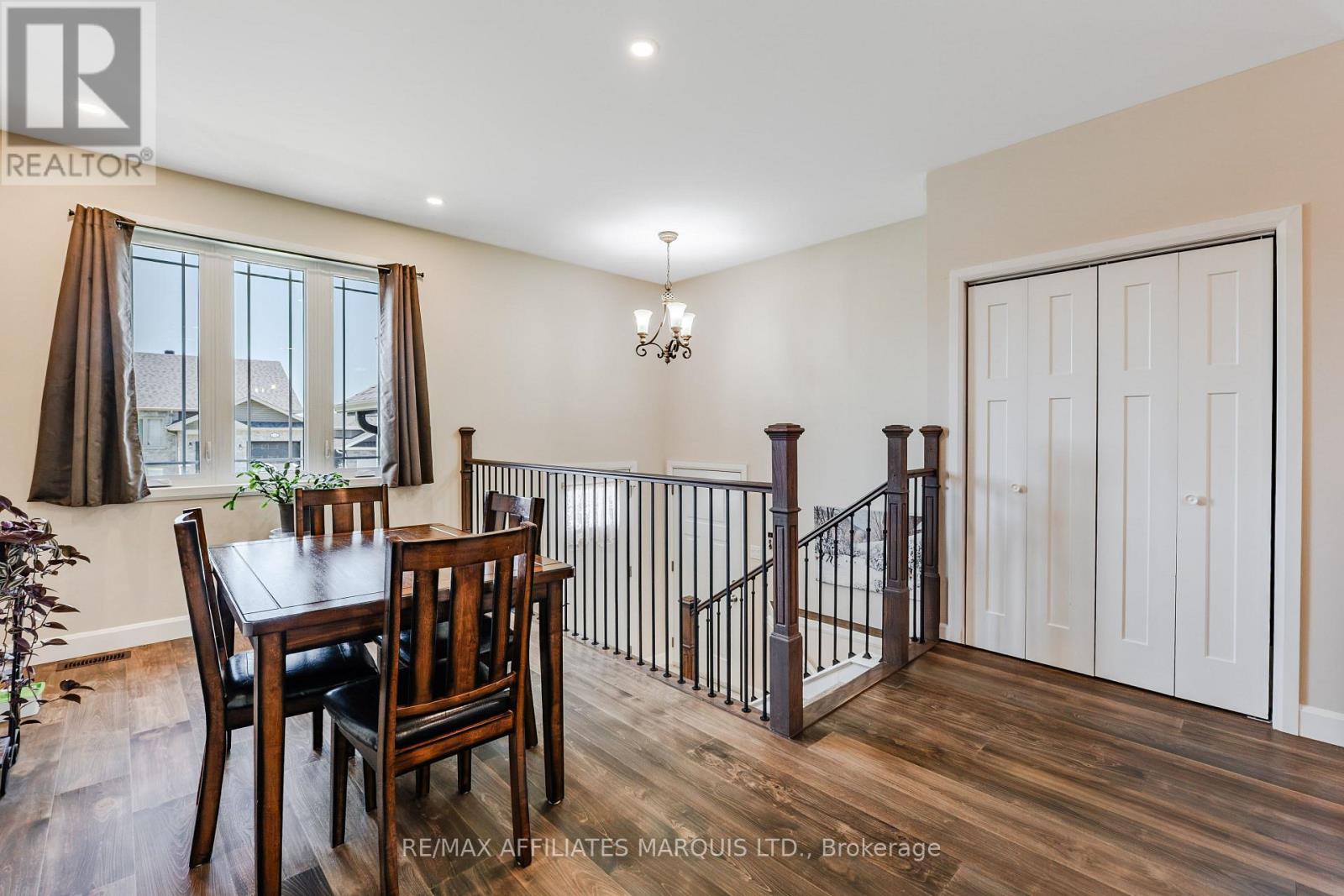 2389 WATSON CRESCENT - 7