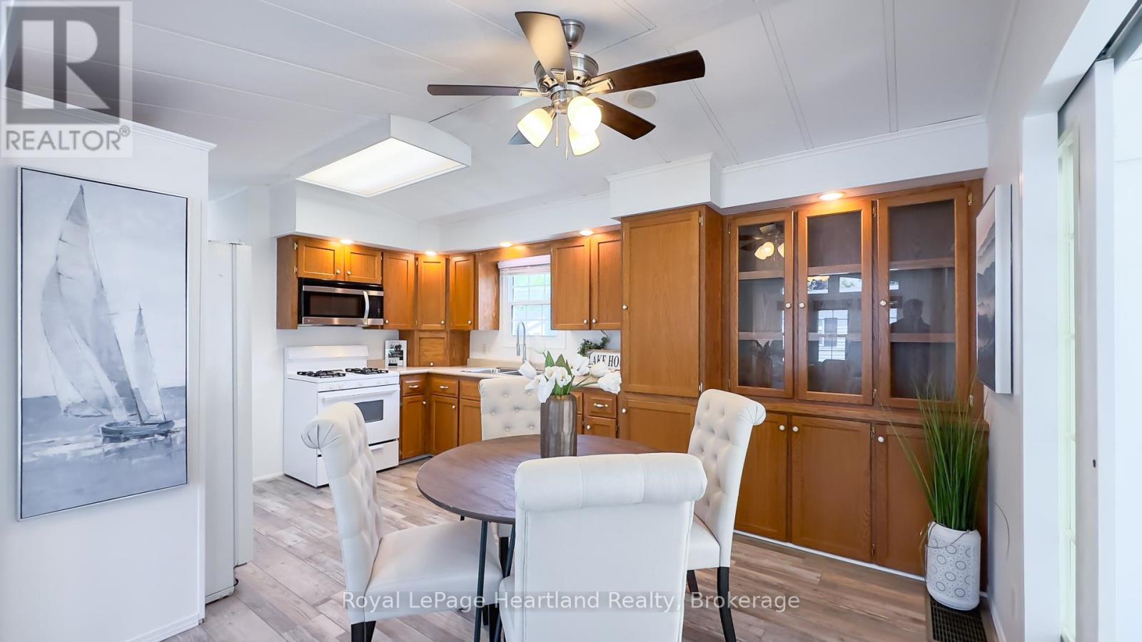 #49 77307 BLUEWATER HIGHWAY - Image 22