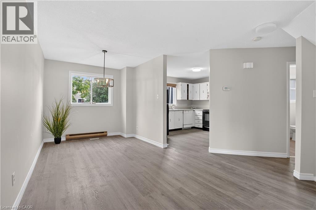 #66 60 ELMSDALE Drive - Image 16
