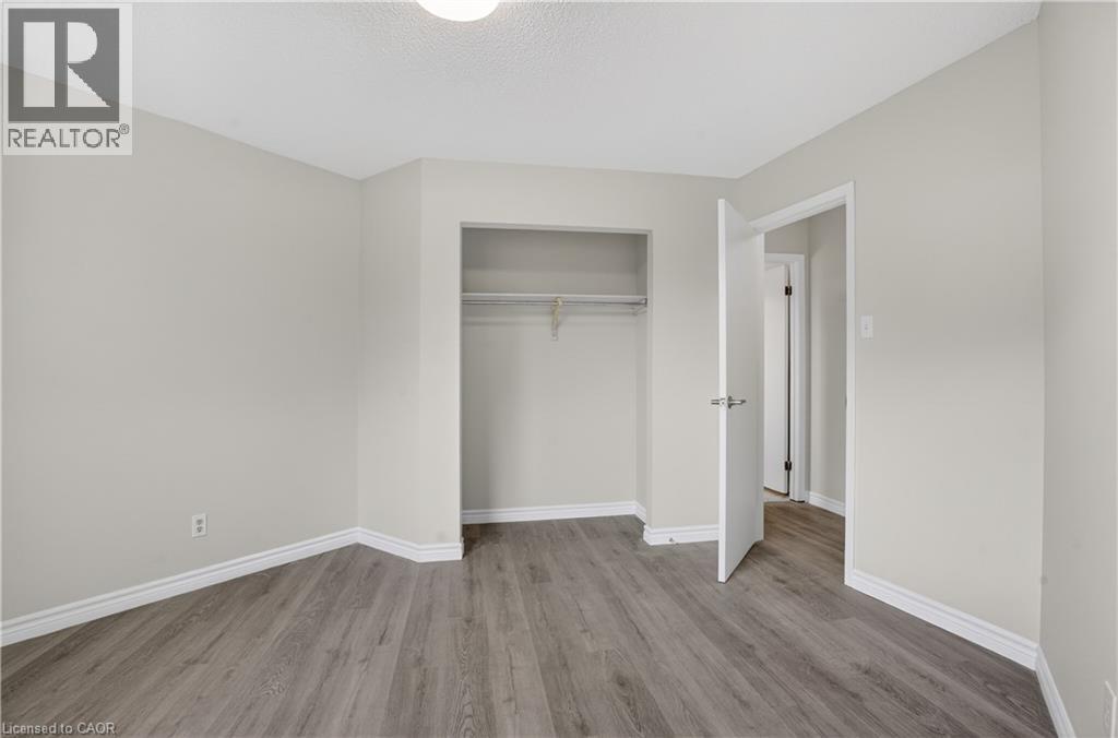 #66 60 ELMSDALE Drive - Image 25