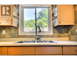 541 Parkview Crescent, Cambridge, ON N3H4Z9 Photo 9