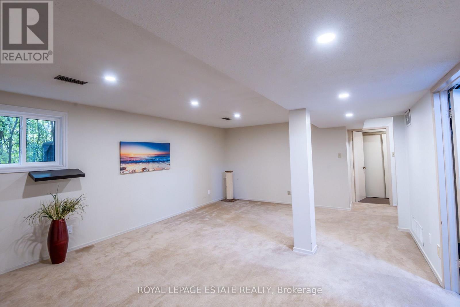 #3 228 KINGSWOOD DRIVE - 32