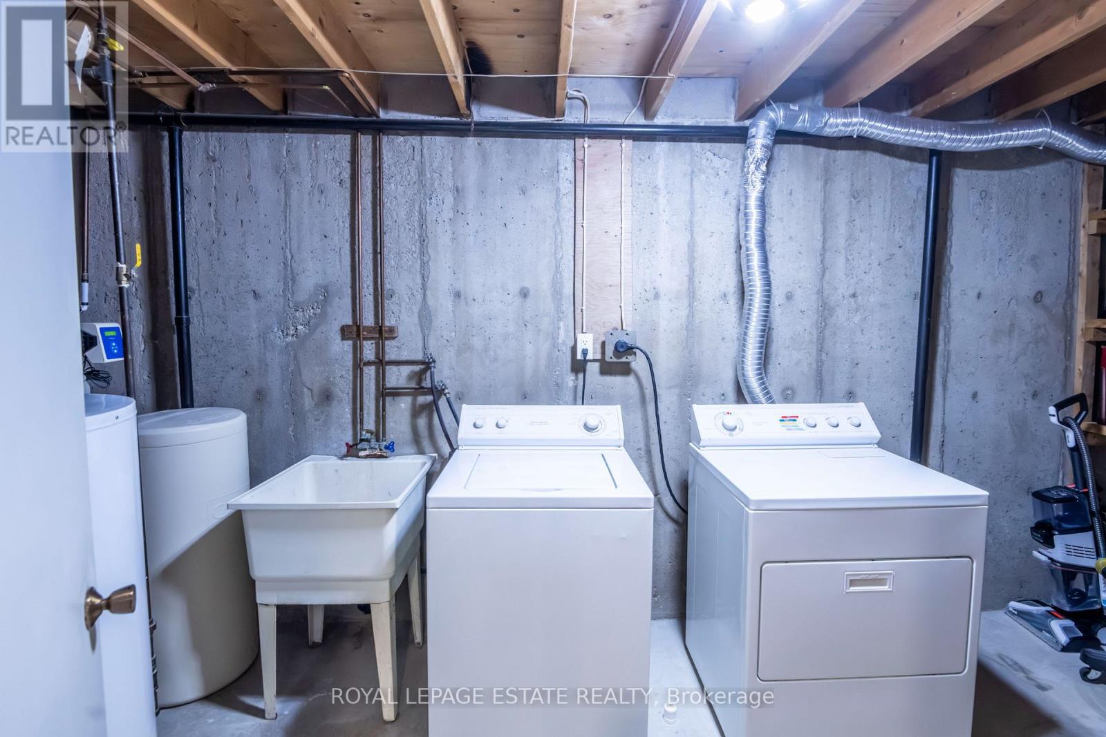 #3 228 KINGSWOOD DRIVE - Image 35