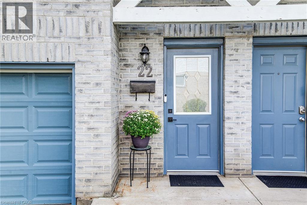 589 BEECHWOOD Drive Unit# 22 — photo 3