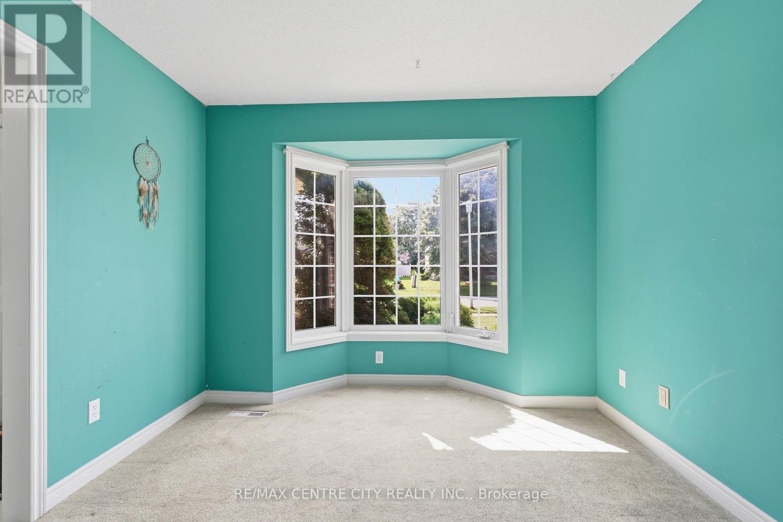 90 MORAINE CRESCENT - 30
