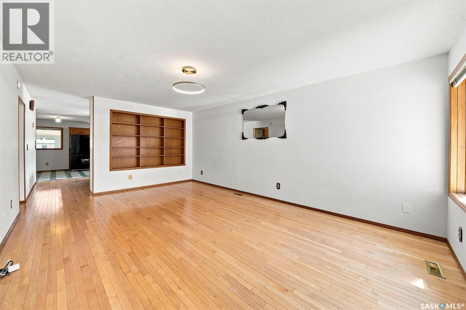 2227 Herman AVENUE, Saskatoon, Saskatchewan, S7M0N4, Saskatoon, Saskatchewan — photo 5 of 5