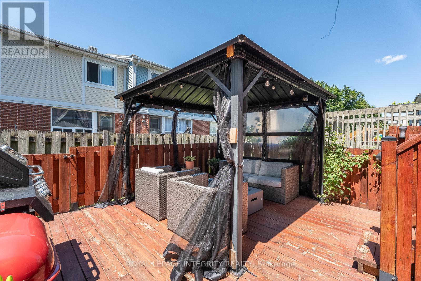 16 STAMFORD PRIVATE - Image 38