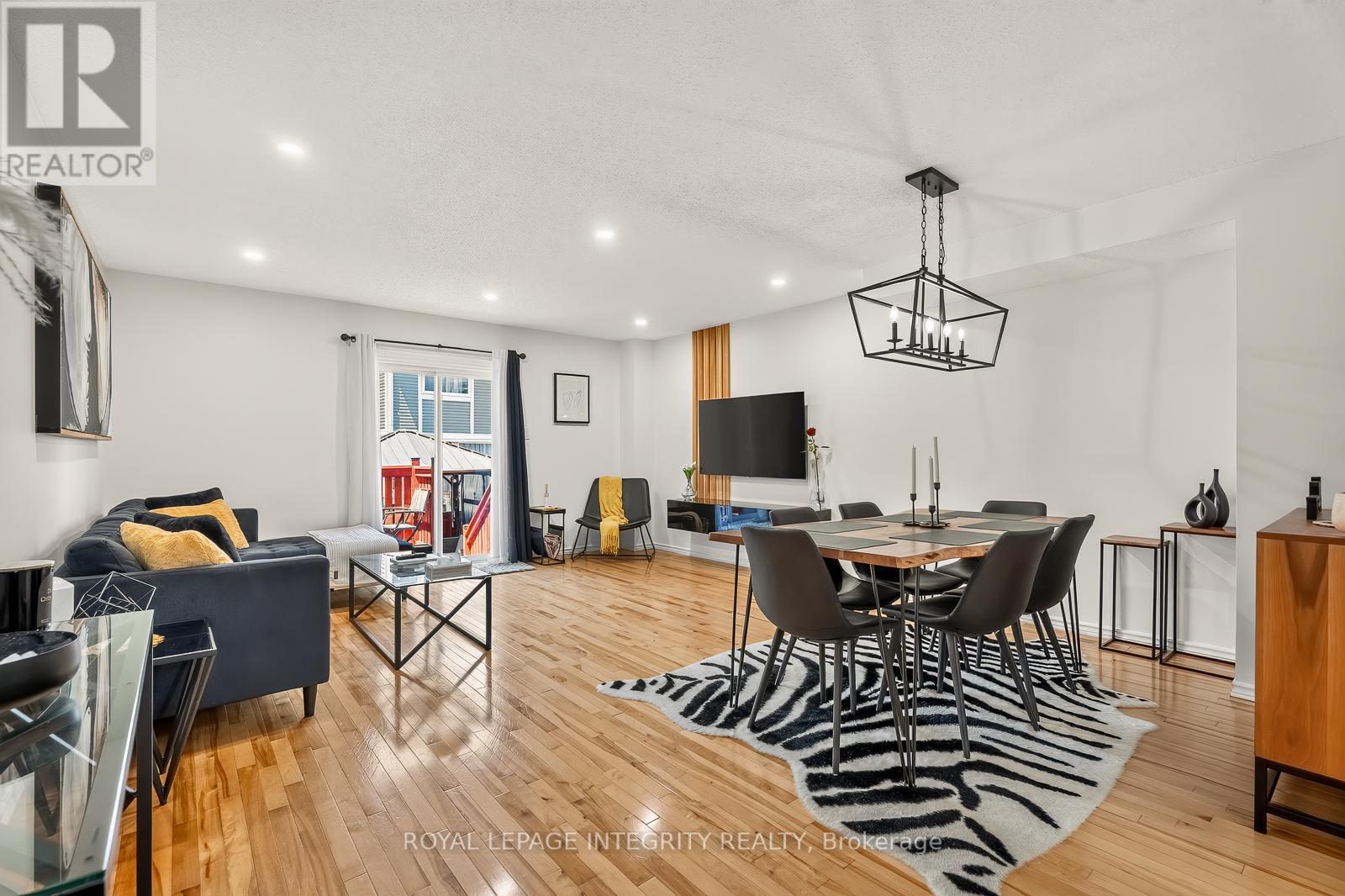 16 STAMFORD PRIVATE - Image 7