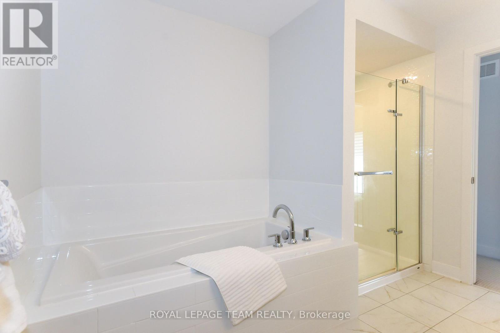 725 CAPRICORN CIRCLE - Image 34