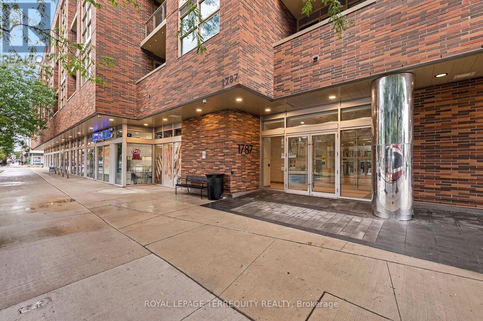 #804 1787 ST CLAIR AVENUE W - 2