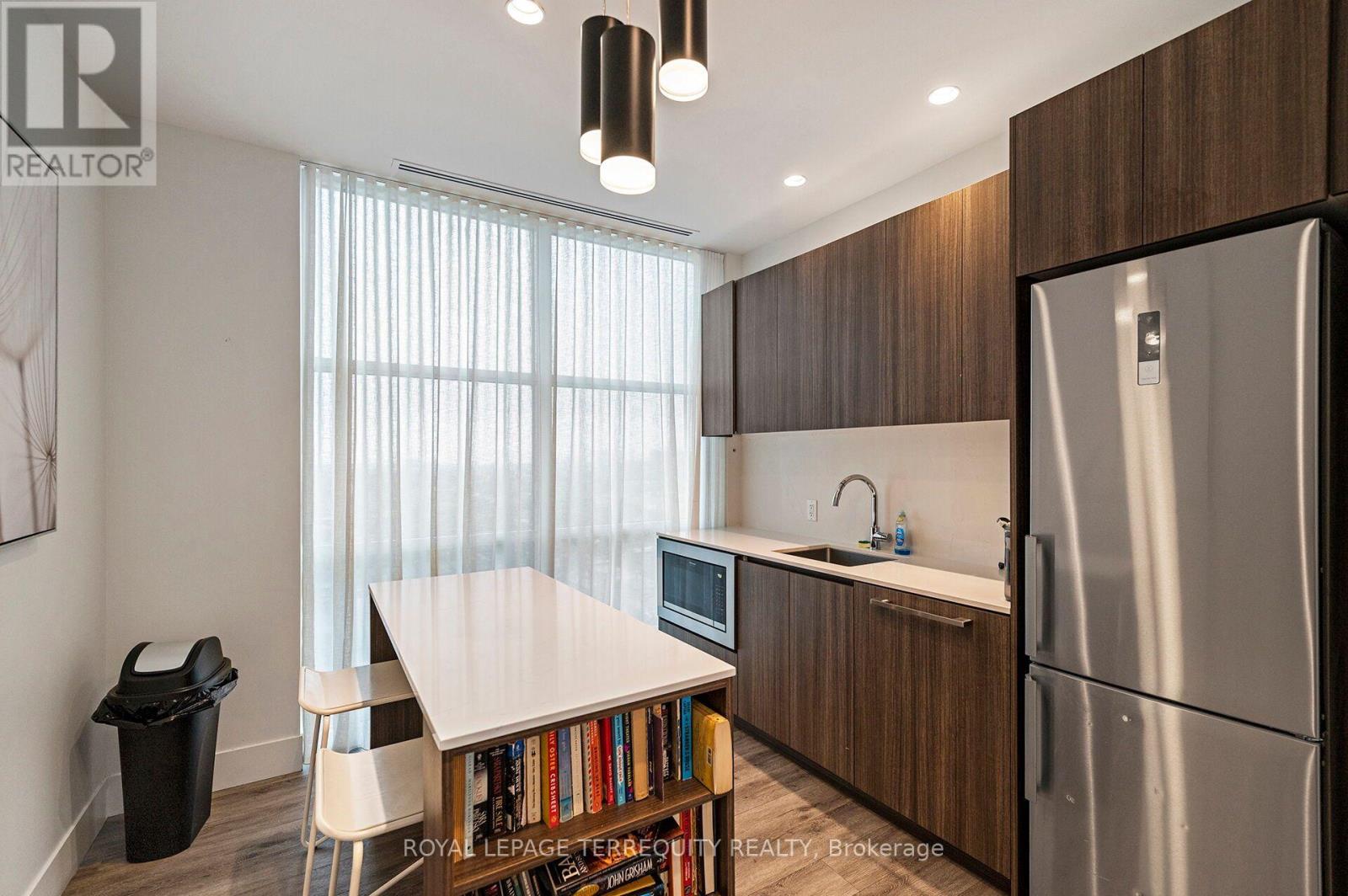 #804 1787 ST CLAIR AVENUE W - 32