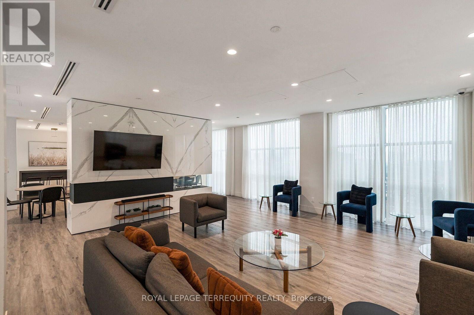 #804 1787 ST CLAIR AVENUE W - 33
