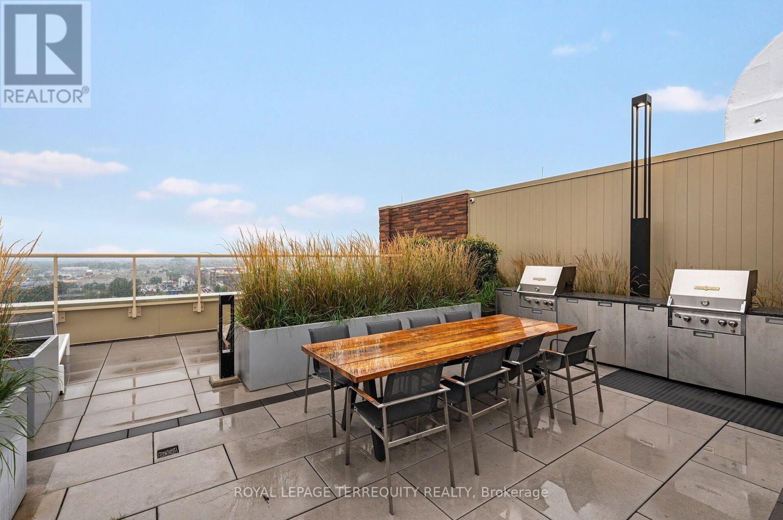#804 1787 ST CLAIR AVENUE W - 35