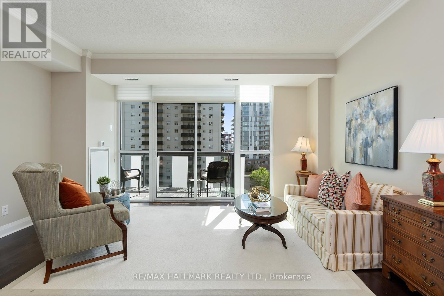 #601 1 HURONTARIO STREET - Image 3