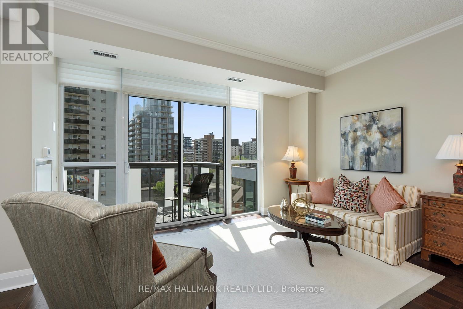 #601 1 HURONTARIO STREET - Image 4